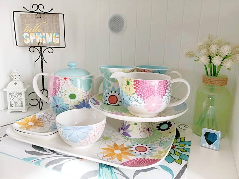 organizing your home ~crazy daisy dishes